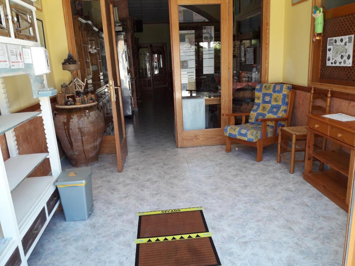 Hostal Casa Barcelo Horta de Sant Joan Buitenkant foto