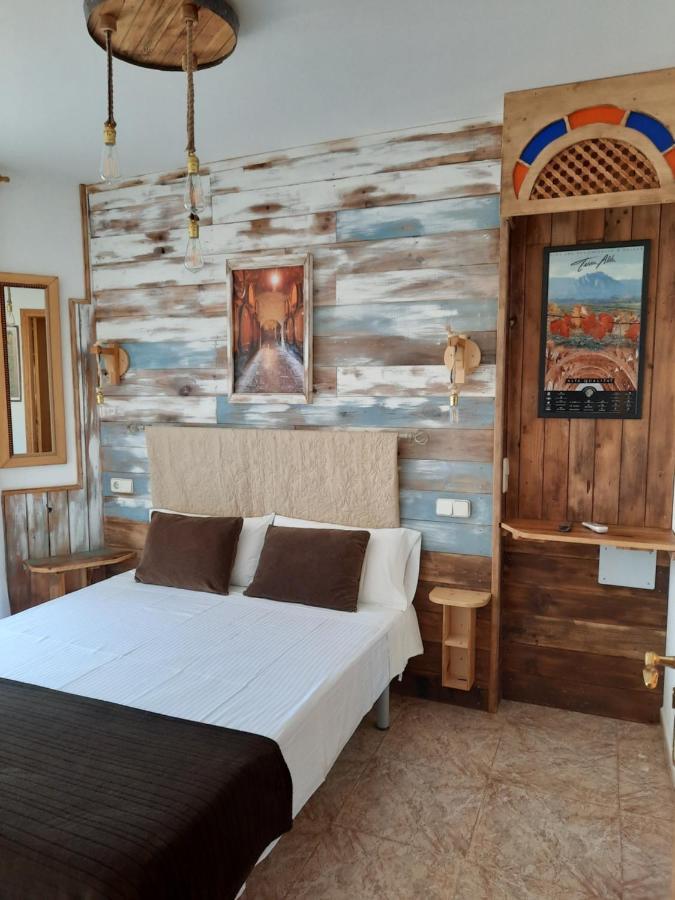 Hostal Casa Barcelo Horta de Sant Joan Buitenkant foto