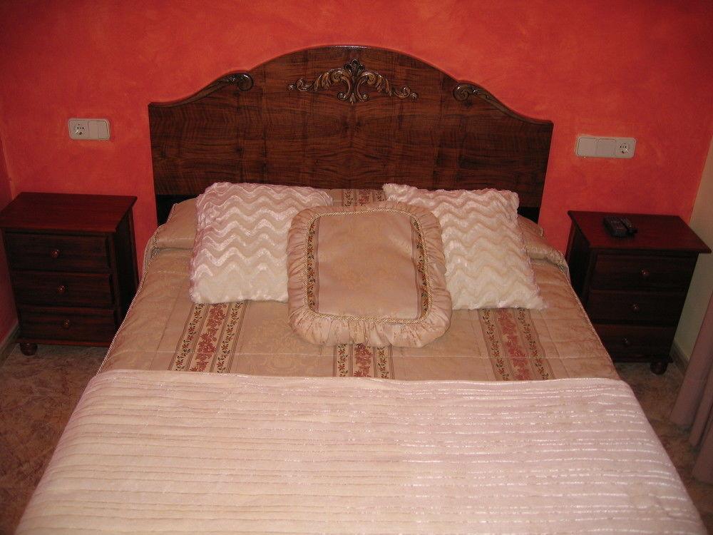 Hostal Casa Barcelo Horta de Sant Joan Buitenkant foto