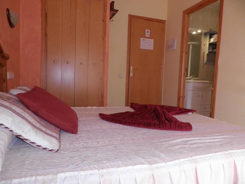 Hostal Casa Barcelo Horta de Sant Joan Buitenkant foto